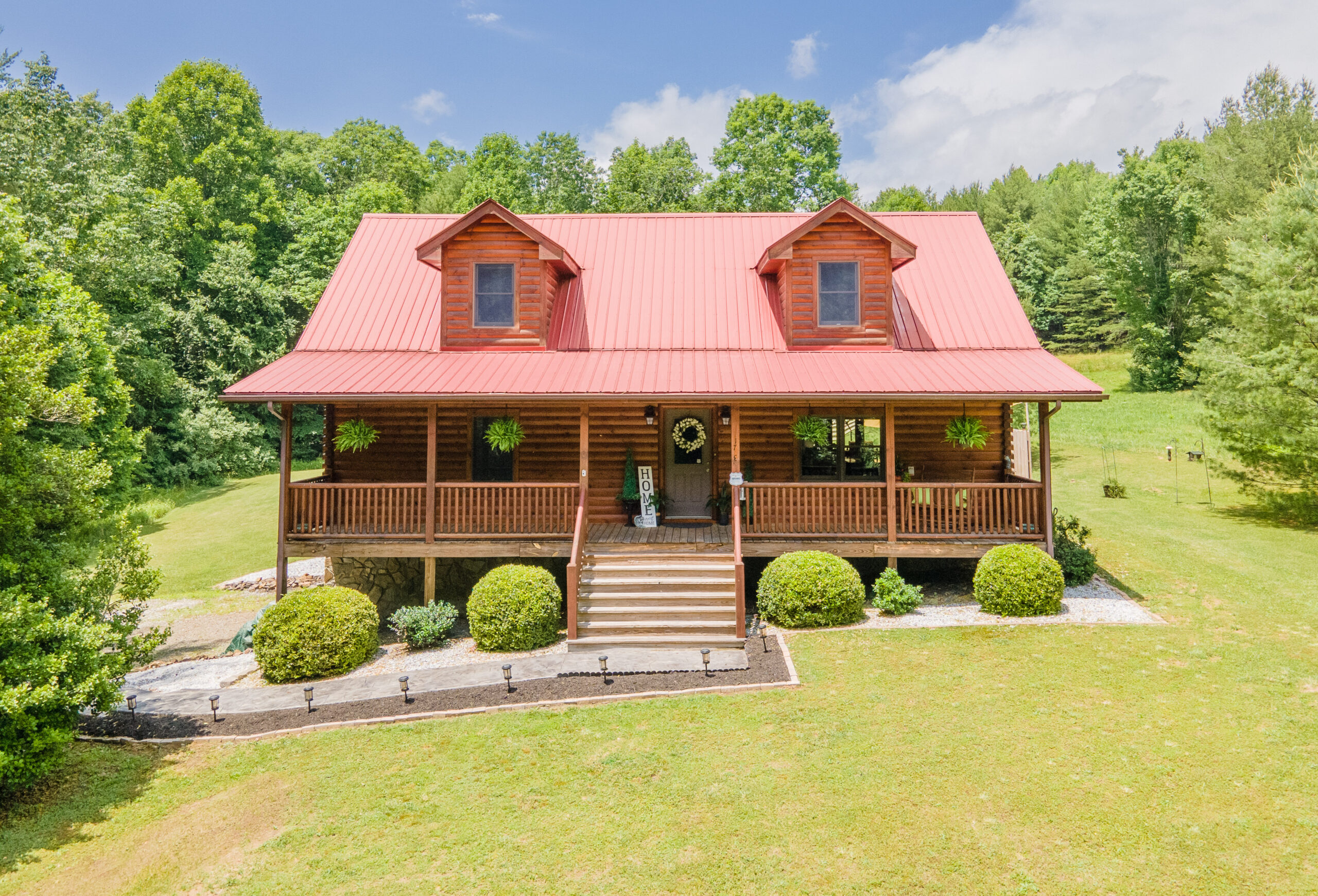 173 Cavalier Dr, Hillsville, VA