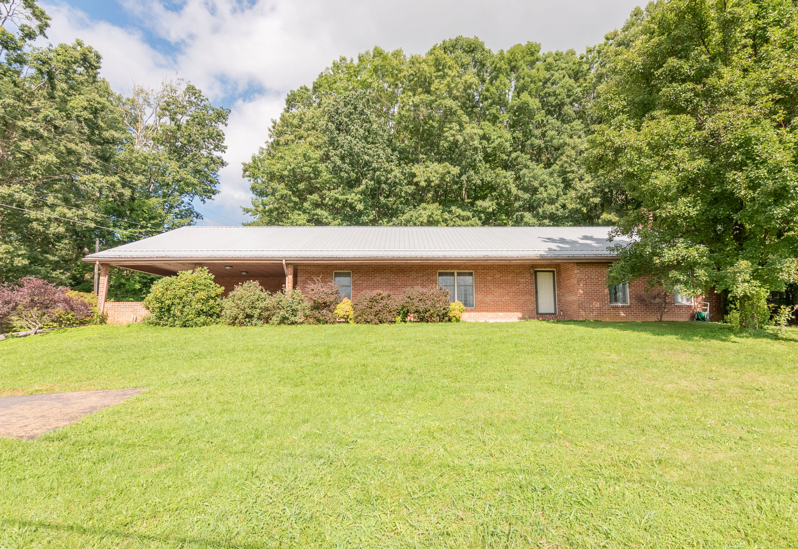 4521 Draper Valley Rd Draper, VA