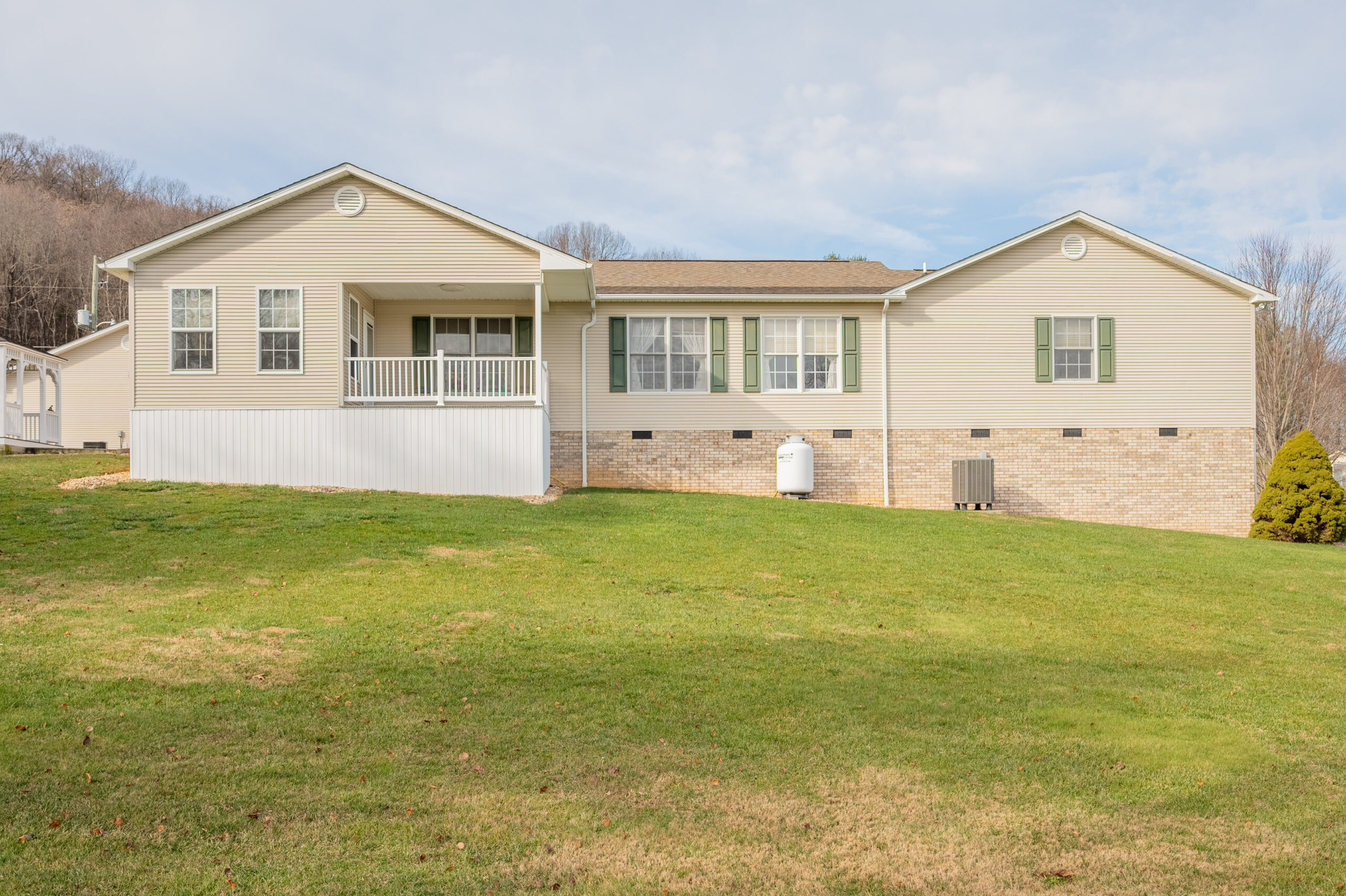 208 Gilland Rd Max Meadows, VA