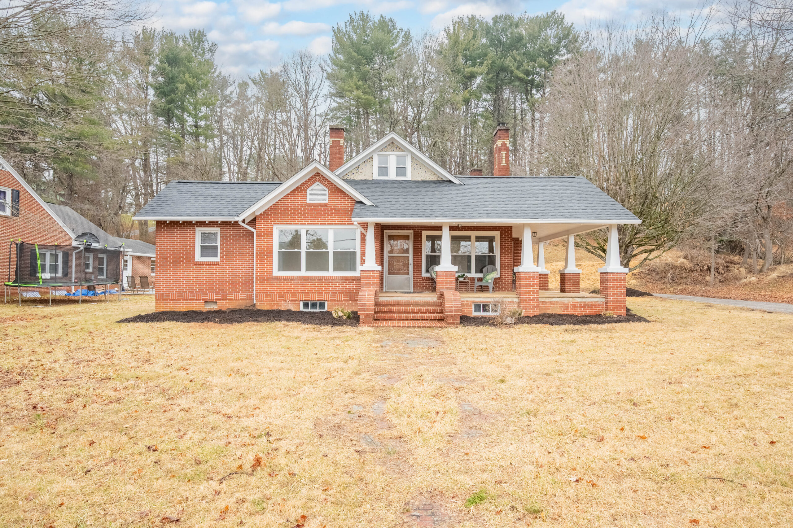 1008 West Stuart Drive, Galax, VA