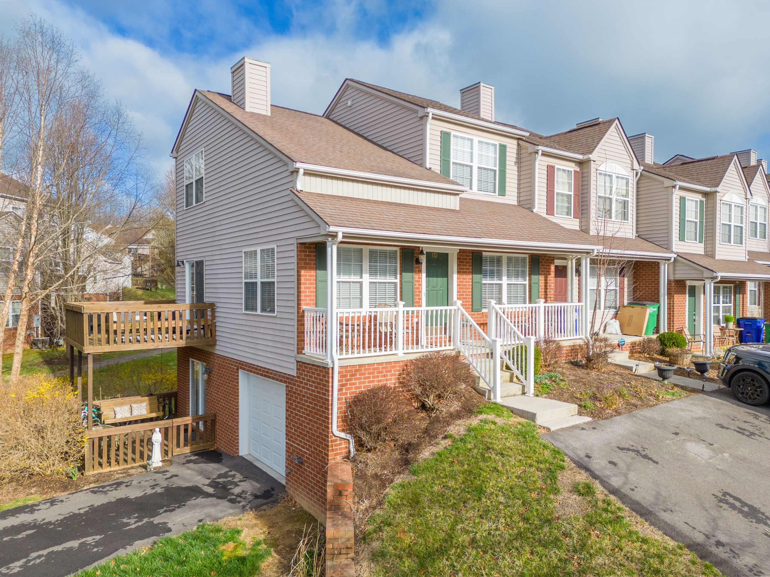 170 Blue Leaf Dr, Christiansburg, VA 24073